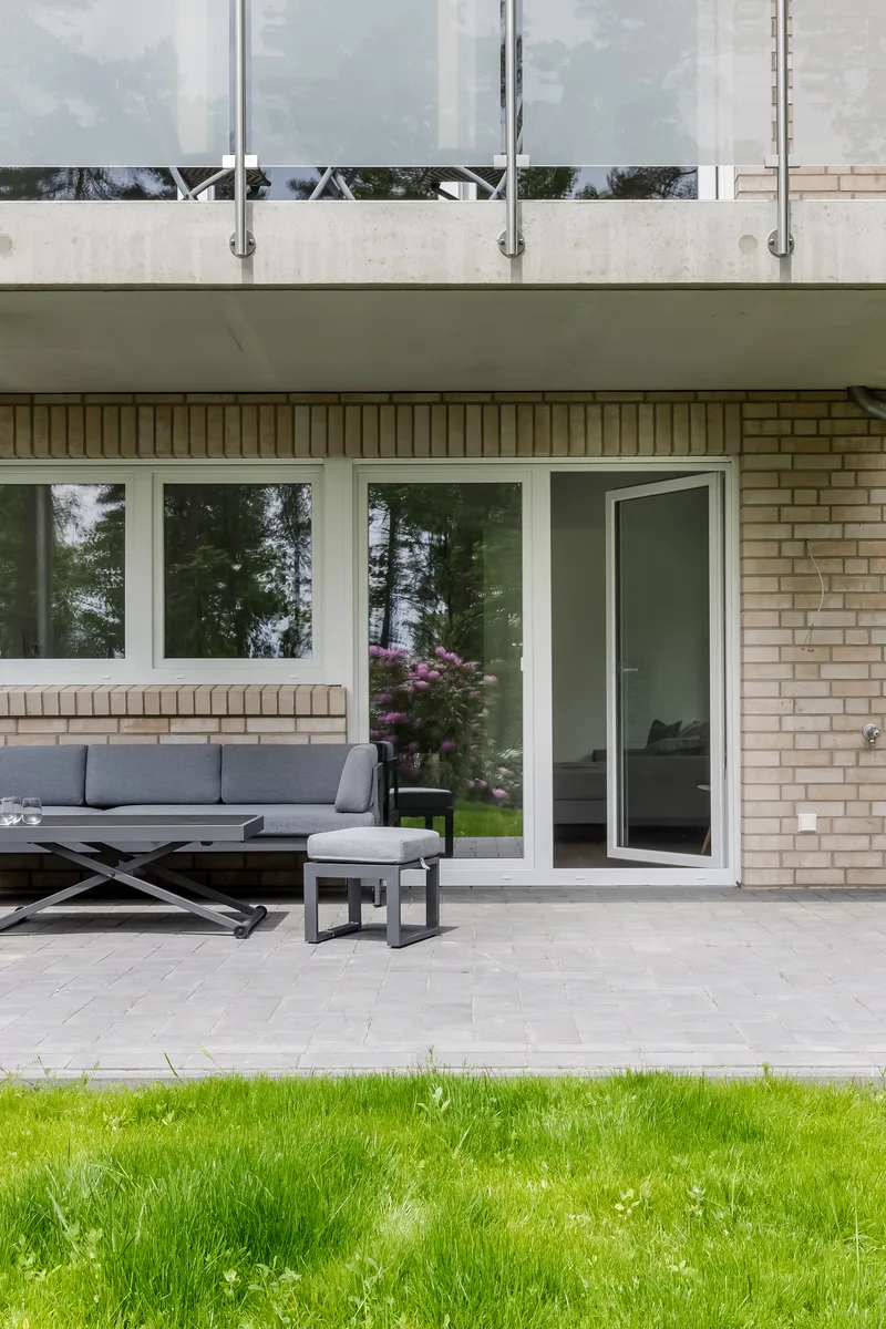 Erdgeschoss mit Terrasse und Garten